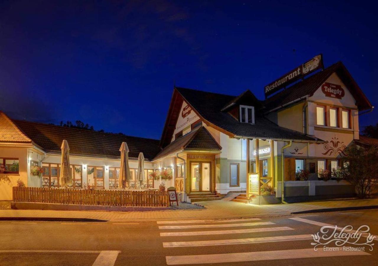 Telegdy Homes Praid Bagian luar foto